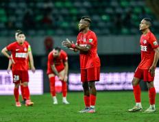 南宫娱乐-皇家马德里迎CBA常规赛关键赛，转会期扳平良机，气氛紧张，阵容厚度经受考验的简单介绍