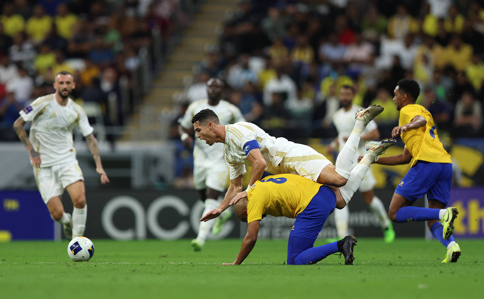 NG28-梅西与30激战西班牙队分钟,反败为胜胜负难料!,Rookie焦点对战赛场气氛高涨的简单介绍