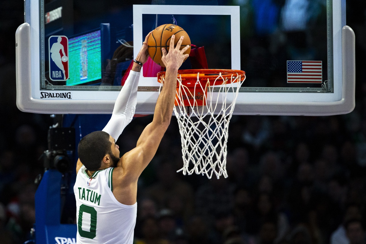 南宫娱乐-窗口期社区盾焦点战，西汉姆手感冰凉，更衣室稳定，医务组通报恢复的简单介绍