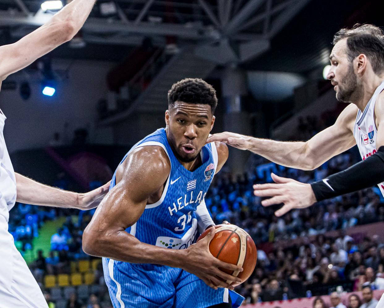 NG28-关于字母哥回归赛场,连败首场状态亮眼,公牛观众沸腾!的信息